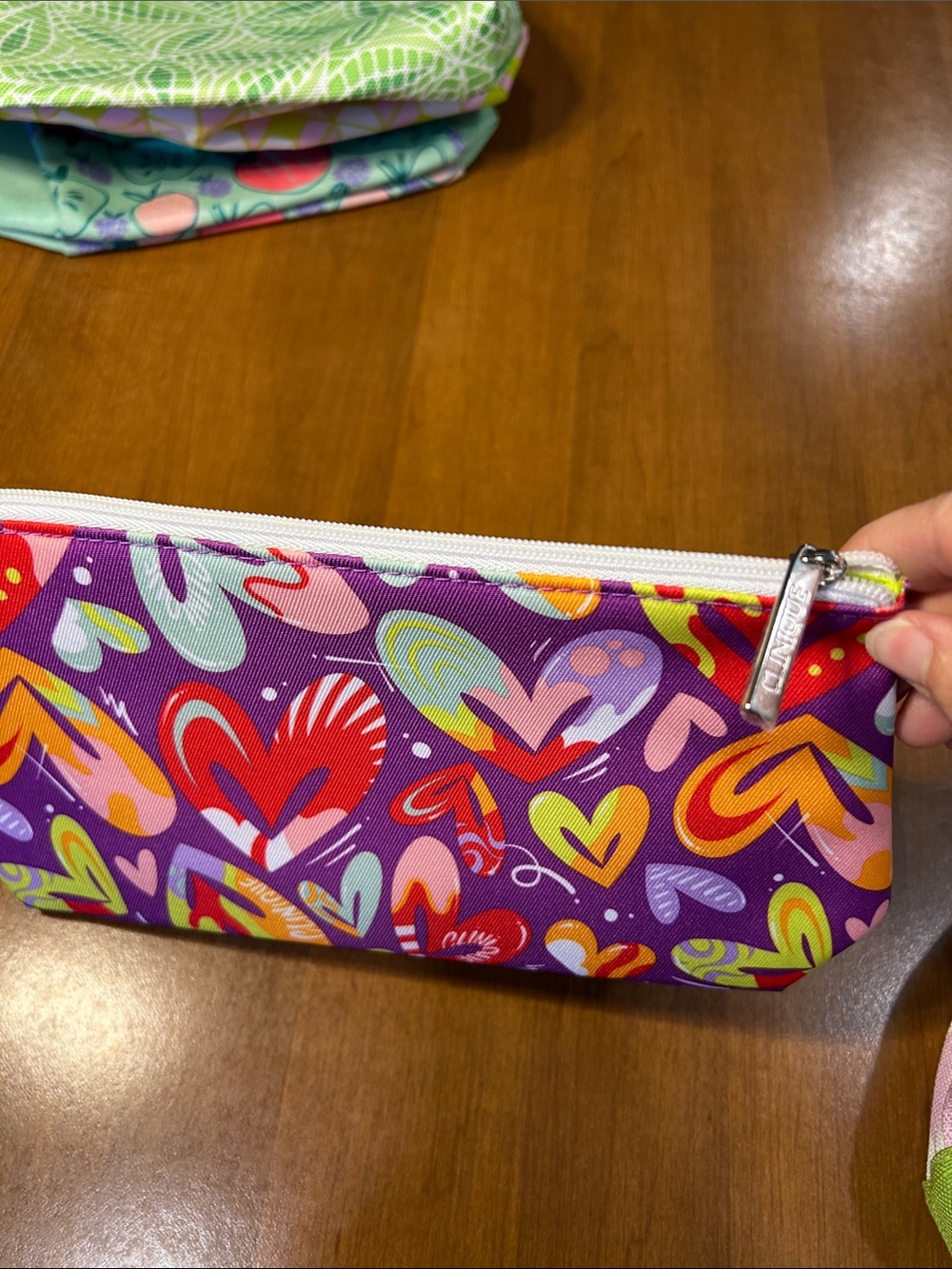 6 Clinique Travel Pouch - cosmetic bags - Picture 6 of 7